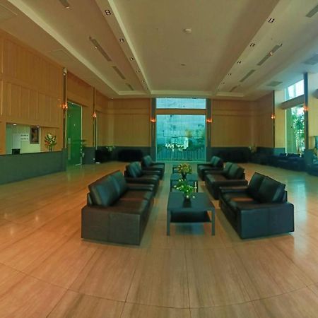 Mayflower Grande Suite Hotel Phitsanulok Bagian luar foto