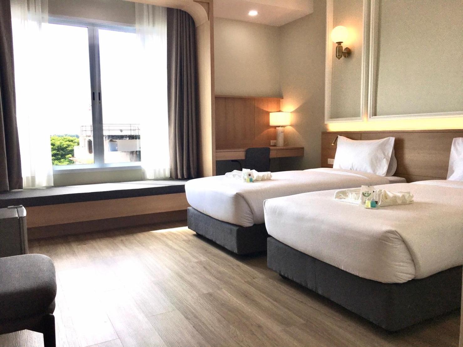 Mayflower Grande Suite Hotel Phitsanulok Bagian luar foto