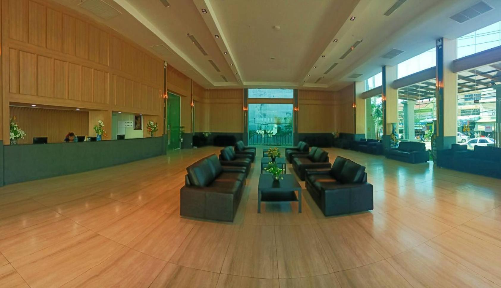 Mayflower Grande Suite Hotel Phitsanulok Bagian luar foto