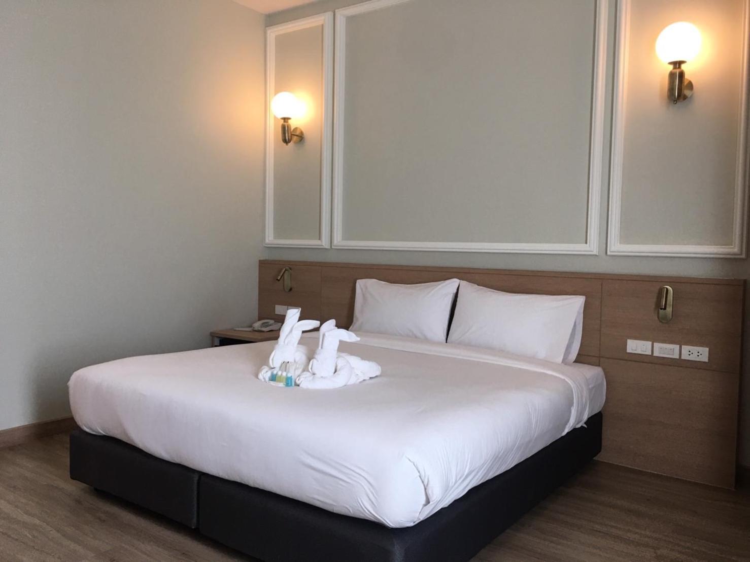 Mayflower Grande Suite Hotel Phitsanulok Bagian luar foto